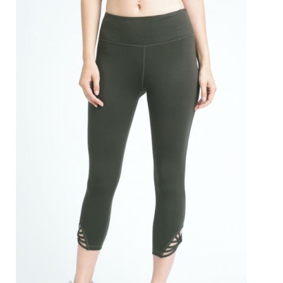 Mona B Webbed Strap Capri Leggings